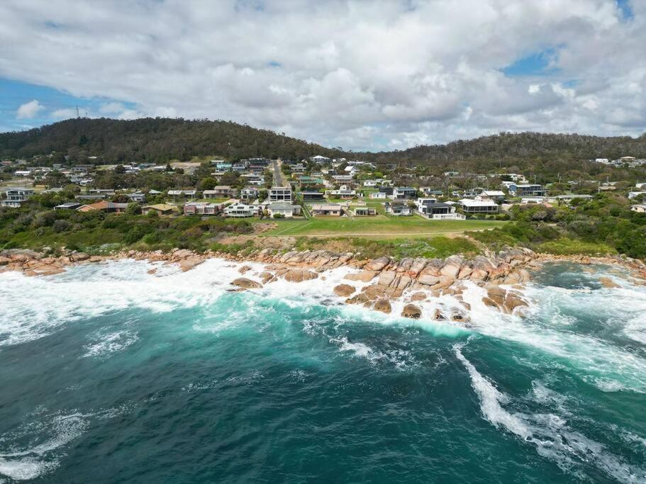 Oceanfront - Absolute Waterfront Bicheno